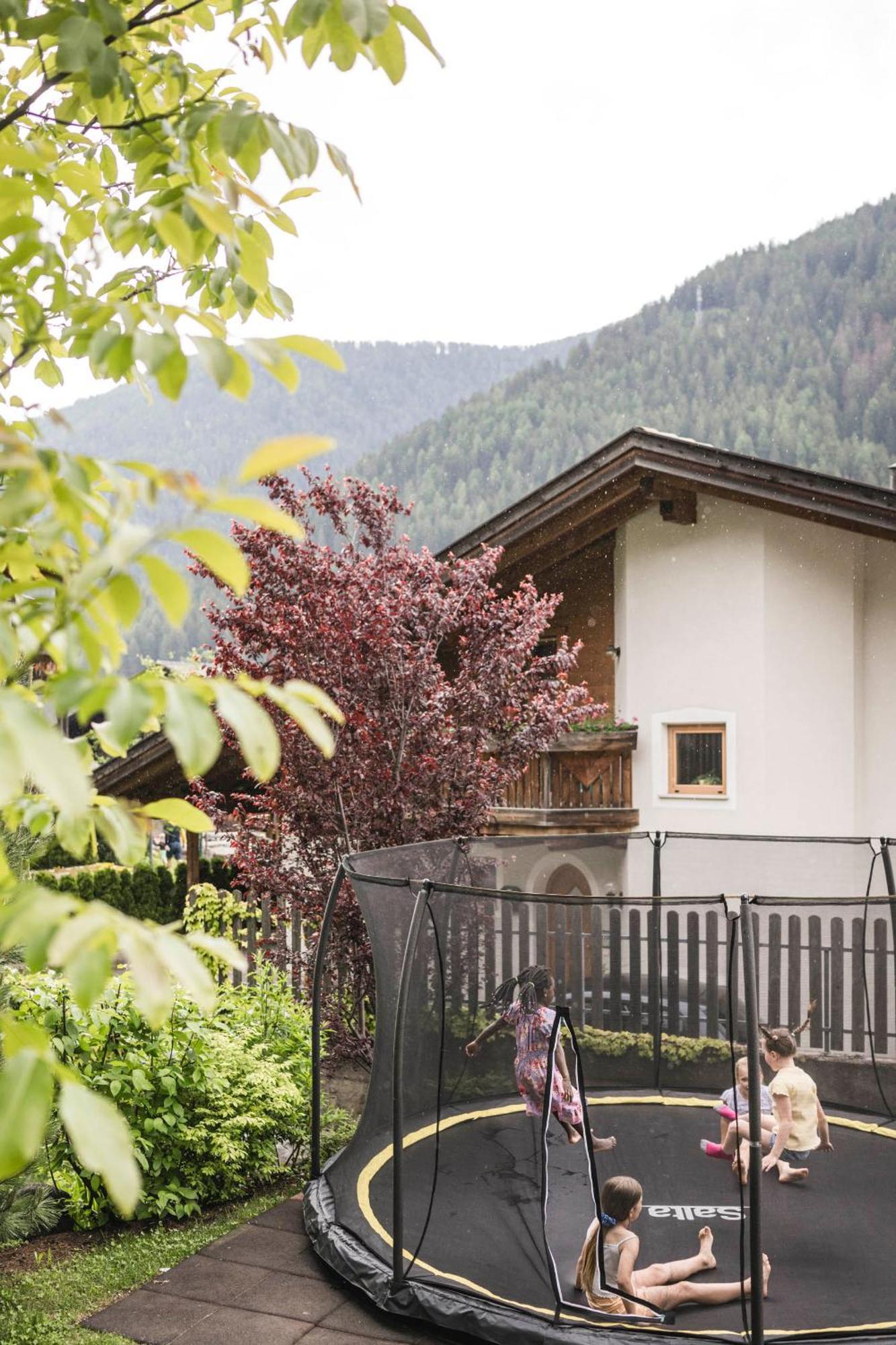 Familienhotel Viktoria Ultimo Exterior photo
